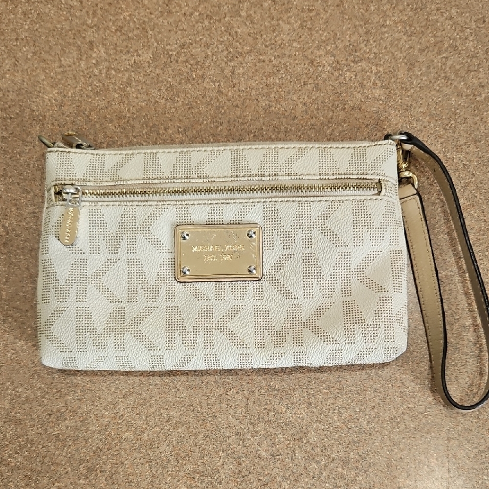 Michael Kors Cream Clutch with Gold Hardware!!!